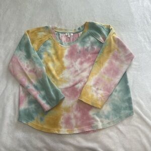 Umgee tie-dye long raglan sleeve raw edged hem top.